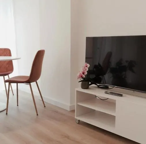 So Fine Petruzzelli Flat