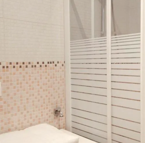 So Fine Petruzzelli Flat