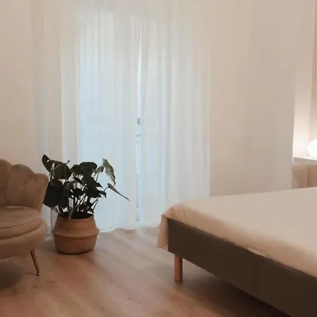 So Fine Petruzzelli Flat * Bari