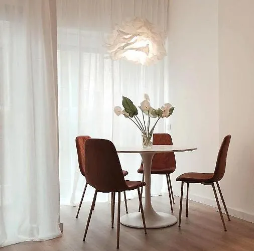 So Fine Petruzzelli Flat