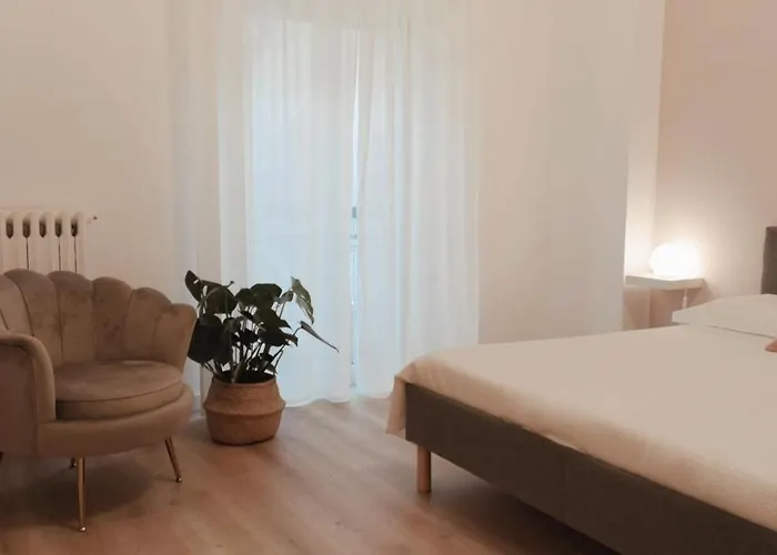 So Fine Petruzzelli Flat * Bari